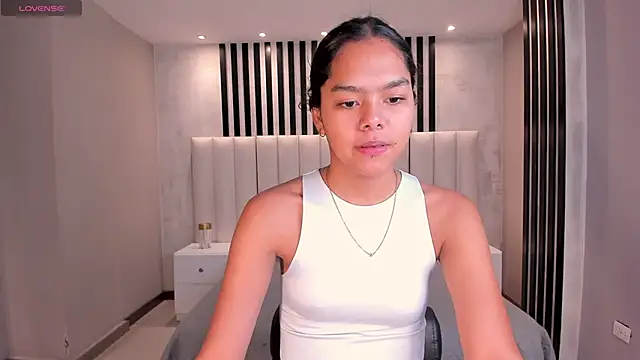 SaphiraJames online show from June 27, 2026, 1:54 am