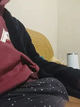 sixInchMan00 online show from June 27, 2026, 7:52 pm