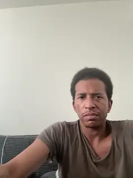 Ooohtoolee online show from May 19, 2026, 5:19 pm