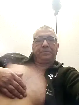 Snapshot of Soloyan chatting on January 10, 2025, 6:31 am Soloyan online show from January 10, 2025, 6:31 am