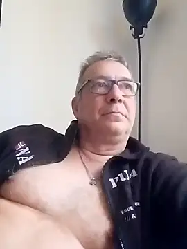 Snapshot of Soloyan chatting on January 22, 2025, 8:51 am Soloyan online show from January 22, 2025, 8:51 am