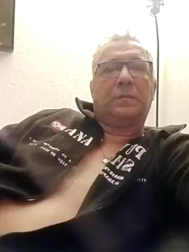 Snapshot of Soloyan chatting on February 11, 2025, 5:47 am Soloyan online show from February 11, 2025, 5:47 am