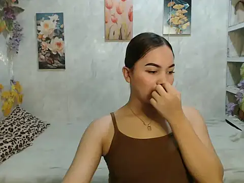 Snapshot of ur_asiankat chatting on June 18, 2026, 6:24 am ur asiankat online show from June 18, 2026, 6:24 am