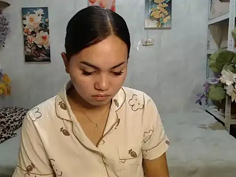 Snapshot of ur_asiankat chatting on June 22, 2026, 11:24 pm ur asiankat online show from June 22, 2026, 11:24 pm