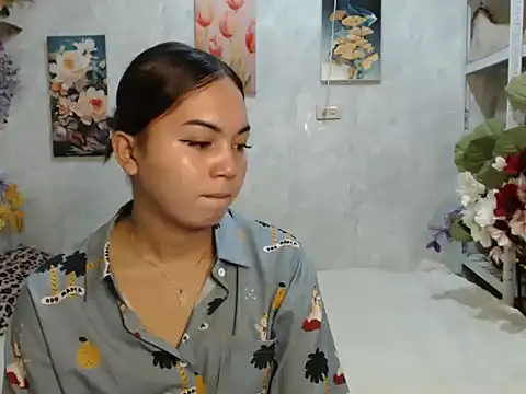 Snapshot of ur_asiankat chatting on June 24, 2026, 7:13 pm ur asiankat online show from June 24, 2026, 7:13 pm