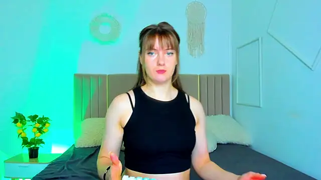 Cutie blushh online show from May 21, 2026, 12:23 pm