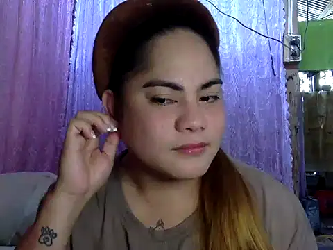 Lucy69-S online show from May 14, 2026, 1:56 am