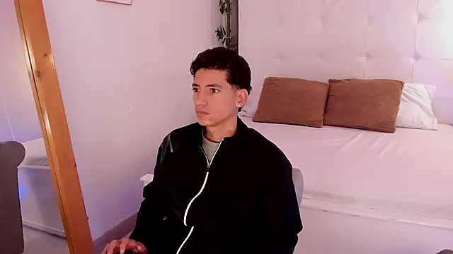 Alejo-and-Thiago online show from June 8, 2026, 1:11 pm