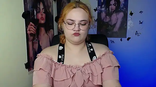 RinaRiii online show from May 15, 2026, 12:23 pm