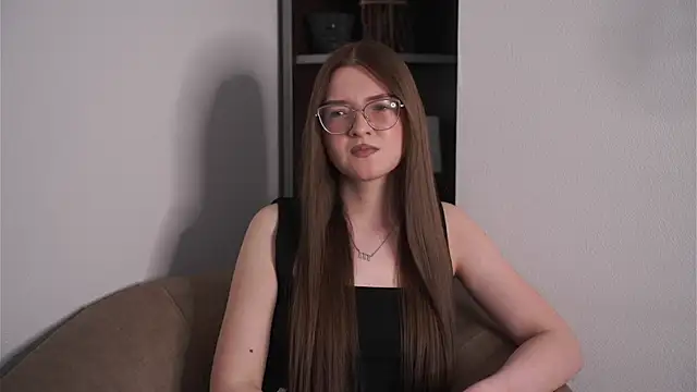 DrusillaIgel online show from May 7, 2026, 4:40 am