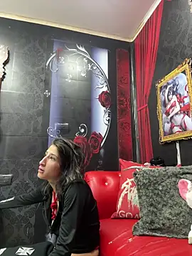Snapshot of Evelin_Hellsing chatting on June 17, 2026, 12:24 am Evelin Hellsing online show from June 17, 2026, 12:24 am