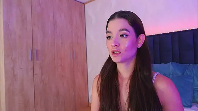 LucyFlame online show from July 21, 2026, 4:37 am