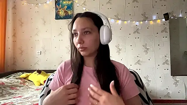 SheeringGape online show from May 10, 2026, 2:17 am