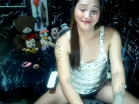 expensivecandy69 online show from June 3, 2026, 6:13 pm