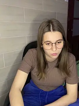 Snapshot of Blossom_Emily chatting on June 2, 2026, 4:31 pm Blossom Emily online show from June 2, 2026, 4:31 pm