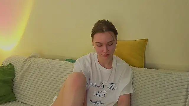 Snapshot of JolieDerringer chatting on June 3, 2026, 7:33 am JolieDerringer online show from June 3, 2026, 7:33 am