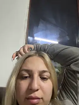 AmandaSnack online show from May 10, 2026, 9:31 pm