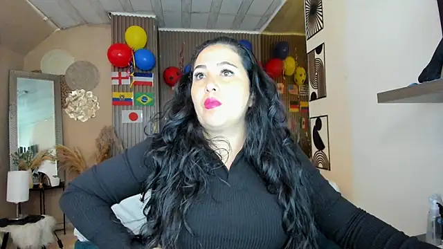 Snapshot of BBWLuxuryMuse chatting on June 17, 2026, 11:45 am BBWLuxuryMuse online show from June 17, 2026, 11:45 am