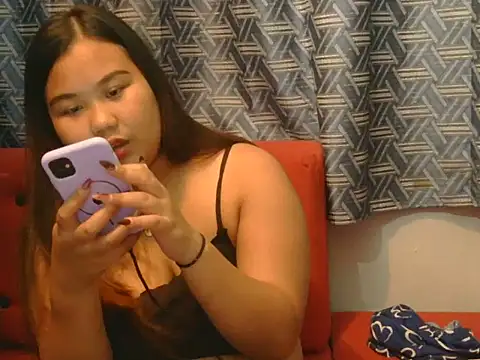 hotchickgirl online show from June 3, 2026, 3:06 pm