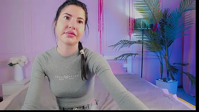 Snapshot of Emily_xoo chatting on May 29, 2026, 8:18 pm Emily xoo online show from May 29, 2026, 8:18 pm