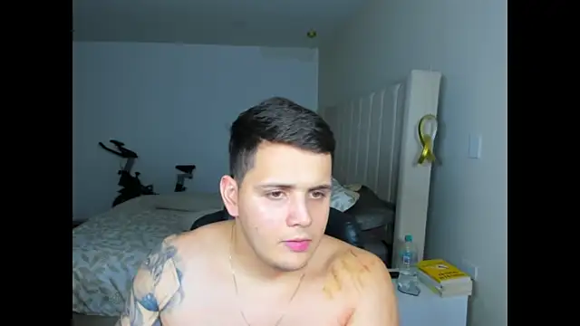 of dyllanbukar09 online show from May 2, 2026, 11:43 pm