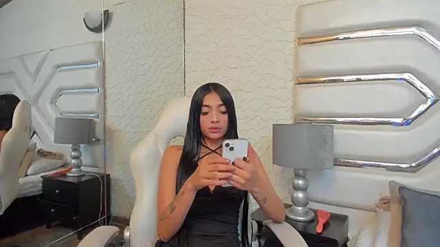 KattyLilli online show from June 27, 2026, 2:38 am