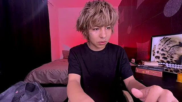 Aronn 44 online show from May 24, 2026, 5:40 pm