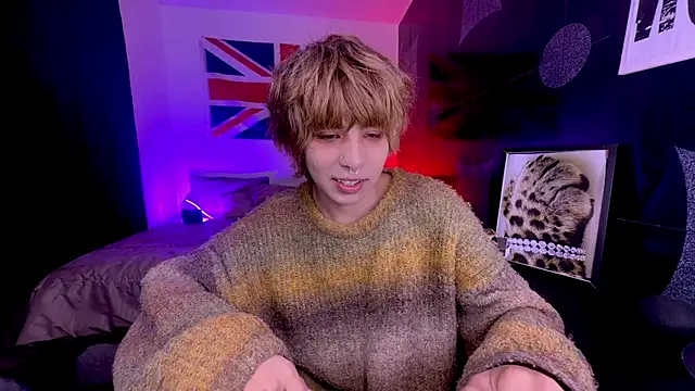 Aronn 44 online show from June 25, 2026, 4:34 am
