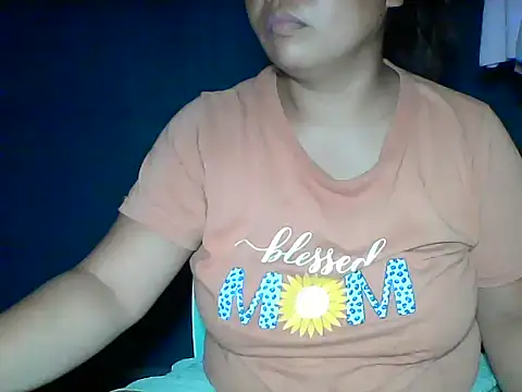 MommyKaye30 online show from May 22, 2026, 6:13 pm