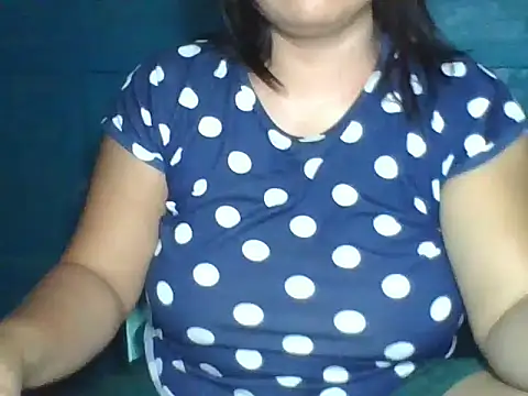 MommyKaye30 online show from July 13, 2026, 7:05 pm