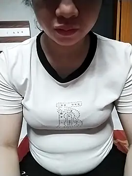 Girl lovebaby online show from May 5, 2026, 12:57 pm