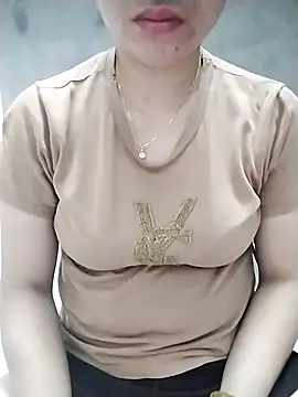 Girl lovebaby online show from May 26, 2026, 2:18 am