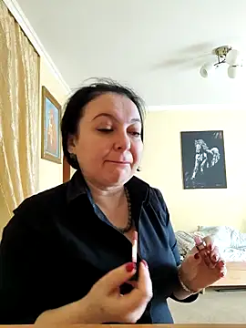 Snapshot of EmmaEmmy40 chatting on May 6, 2026, 5:46 am EmmaEmmy40 online show from May 6, 2026, 5:46 am