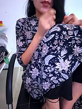 zoya baby  online show from June 1, 2026, 4:25 am