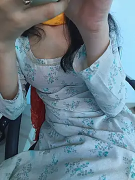zoya baby  online show from June 5, 2026, 3:46 am