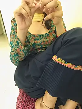 Snapshot of zoya_baby_ chatting on August 4, 2026, 5:43 am zoya baby online show from August 4, 2026, 5:43 am