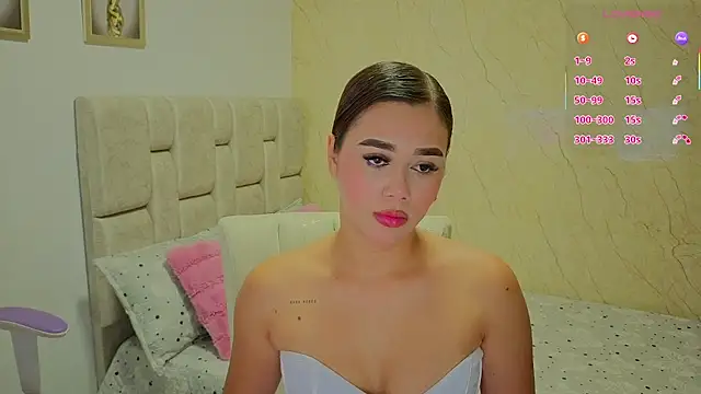 Naomilaurent online show from July 20, 2026, 11:29 pm