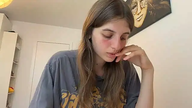 Snapshot of ActaedCottage chatting on August 6, 2026, 4:31 pm ActaedCottage online show from August 6, 2026, 4:31 pm