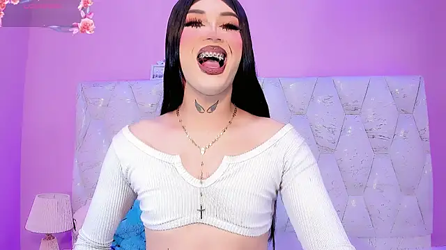 Lexxy Mattell online show from June 19, 2026, 5:23 am