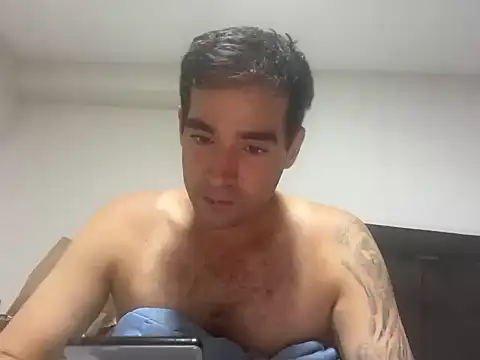 andresperu111 online show from May 4, 2026, 1:34 am