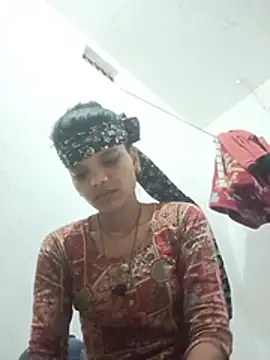 Snapshot of Student_garl_1 chatting on August 7, 2026, 1:29 am Student garl 1 online show from August 7, 2026, 1:29 am