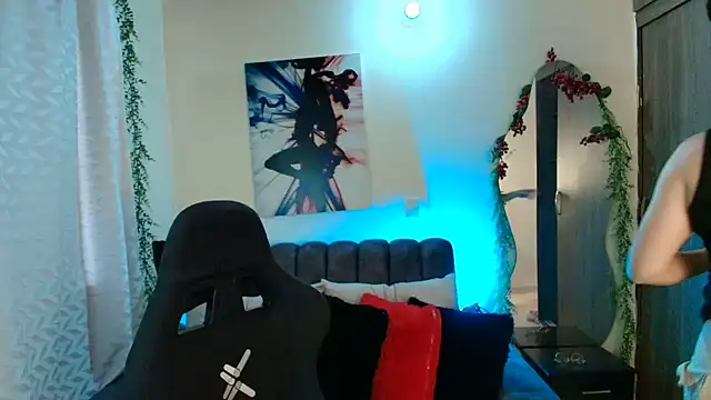 LUCYMILF SEXY online show from August 4, 2026, 12:08 pm