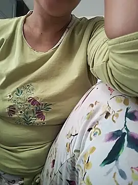 amira567 online show from June 6, 2026, 10:42 am