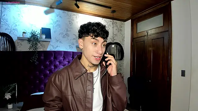 Snapshot of Spencerwhite_ chatting on June 9, 2026, 8:31 pm Spencerwhite online show from June 9, 2026, 8:31 pm