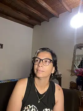 nanibunny26 online show from May 4, 2026, 3:46 am