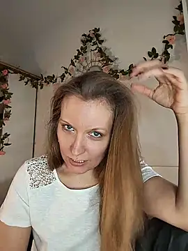 Candy Cougar online show from May 18, 2026, 6:52 am