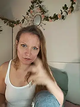 Candy Cougar online show from May 29, 2026, 7:17 am