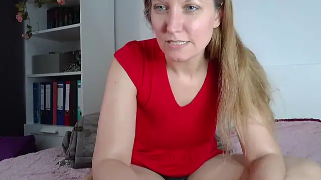 Candy Cougar online show from August 2, 2026, 7:07 am
