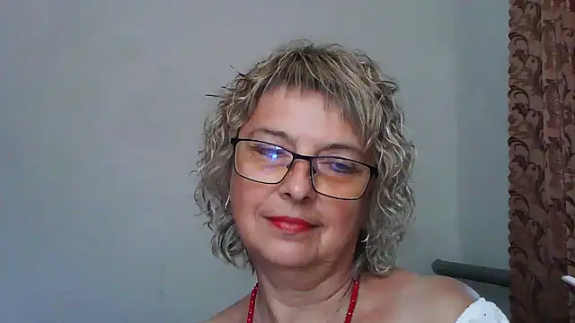ElizabethGorden online show from July 2, 2026, 10:43 am