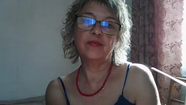 ElizabethGorden online show from July 4, 2026, 5:35 am